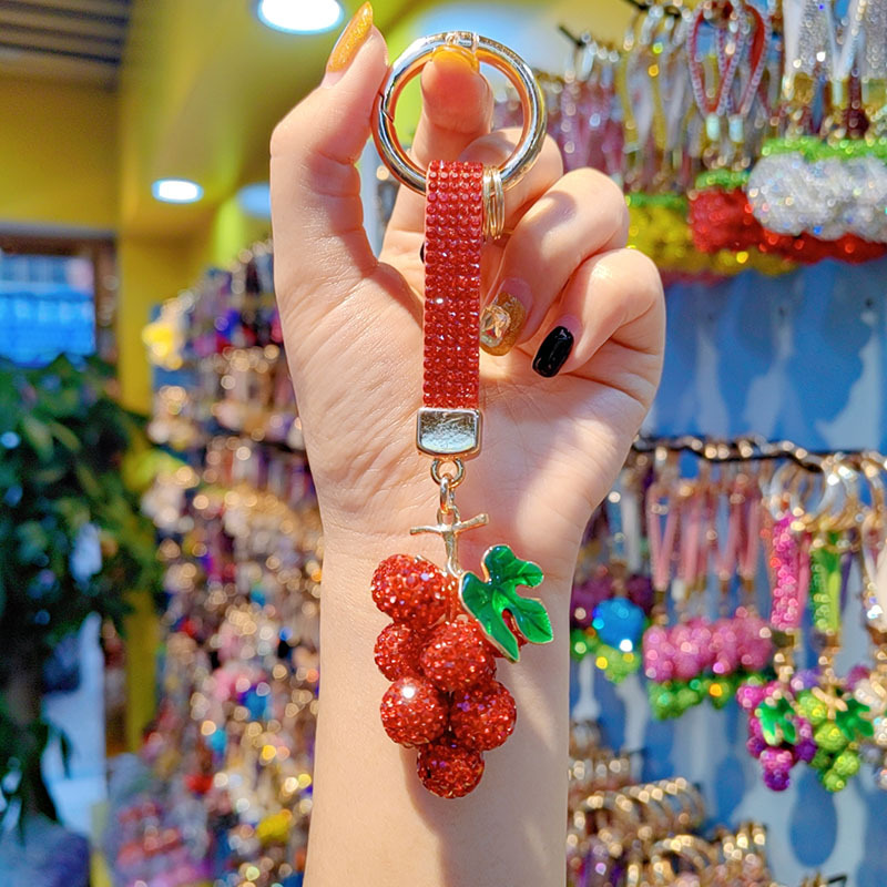 Diamond-Studded Grape Keychain, Car Gift, Key Lanyard, Couple's Bag Accessory, Keychain, Small Gift