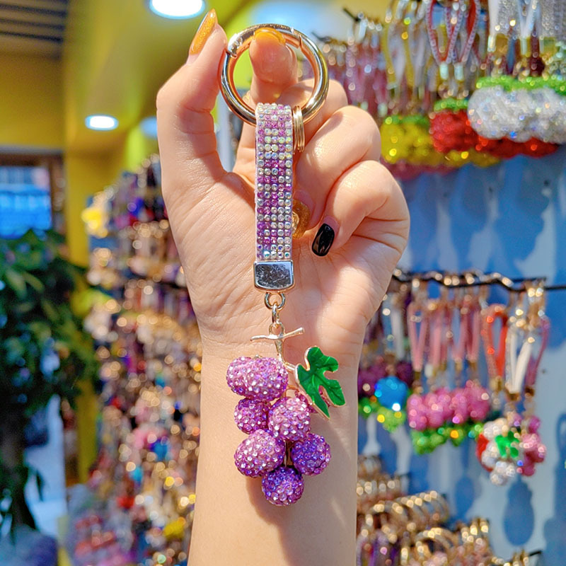 Diamond-Studded Grape Keychain, Car Gift, Key Lanyard, Couple's Bag Accessory, Keychain, Small Gift