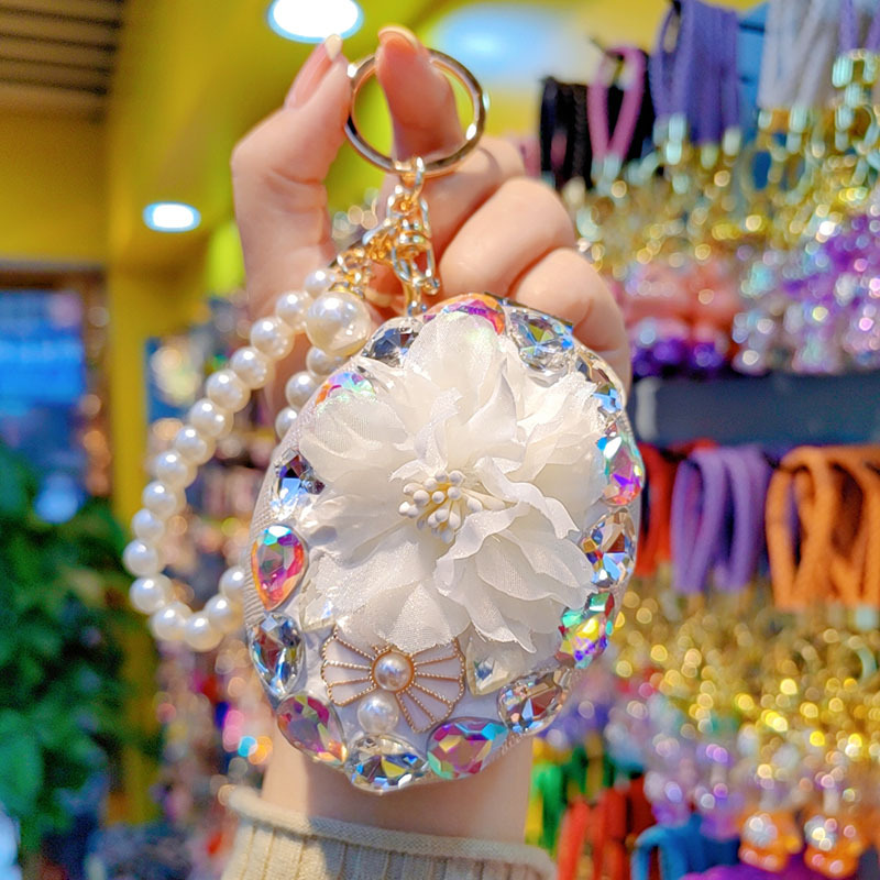 Creative Diamond-Studded, Convenient Oval Makeup Mirror Keychain Pendant—Fashionable Handbag Accessory and Cute Gift for Couples