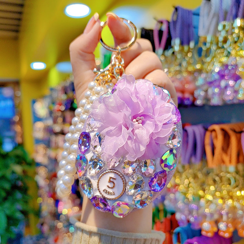 Creative Diamond-Studded, Convenient Oval Makeup Mirror Keychain Pendant—Fashionable Handbag Accessory and Cute Gift for Couples