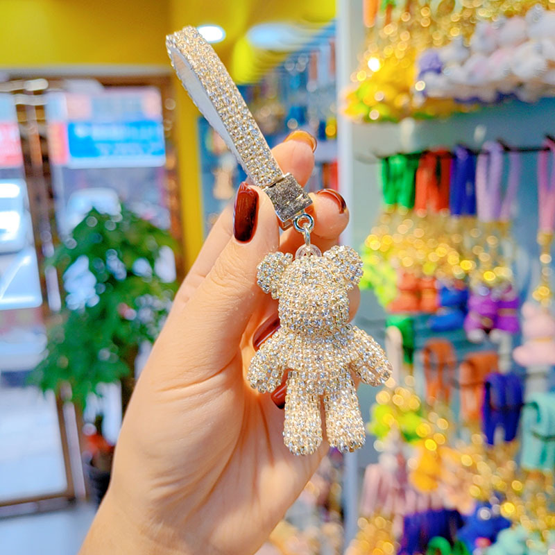 Trendy Diamond-Chain "Violent Bear" Car Remote Control Keychain, Ring, Lanyard, and Keyring—Unique Couple's Bag Accessories—Wholesale