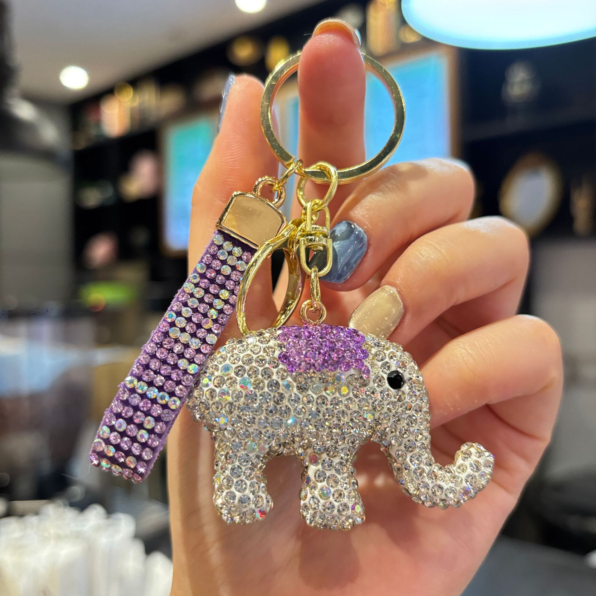 New Fashionable Clay Elephant Keychain with Full Diamond Accents—3D Design, Car Interior Decoration, and Exquisite Handbag Accessory for Women