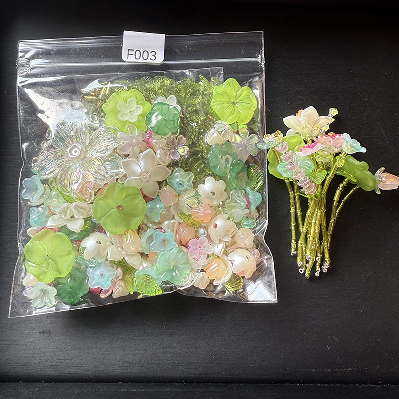 Mini Acrylic Flower Bouquet Craft Kit: Palm-Sized Vase, Glass Flower Ornament, DIY Keychain, and Decorative Hanging Ornament