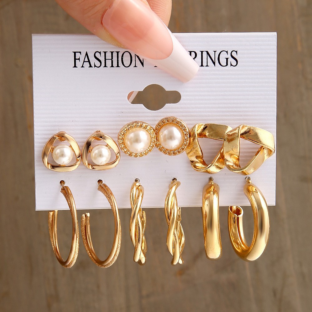 6-Piece Set of Retro European and American-Style Earrings: Eco-Friendly Alloy/Simulated Pearls, Mixed Sizes, Suitable for Everyday Wear and Parties—A Hepburn-Inspired, High-End Accessory That Brightens Your Complexion