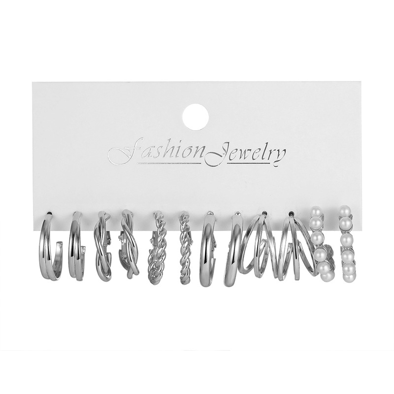 6-Piece Set of Retro European and American-Style Earrings: Eco-Friendly Alloy/Simulated Pearls, Mixed Sizes, Suitable for Everyday Wear and Parties—A Hepburn-Inspired, High-End Accessory That Brightens Your Complexion