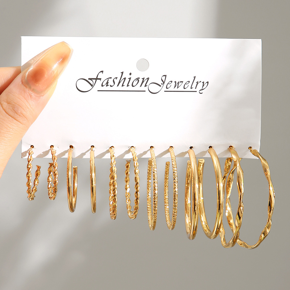 6-Piece Set of Retro European and American-Style Earrings: Eco-Friendly Alloy/Simulated Pearls, Mixed Sizes, Suitable for Everyday Wear and Parties—A Hepburn-Inspired, High-End Accessory That Brightens Your Complexion