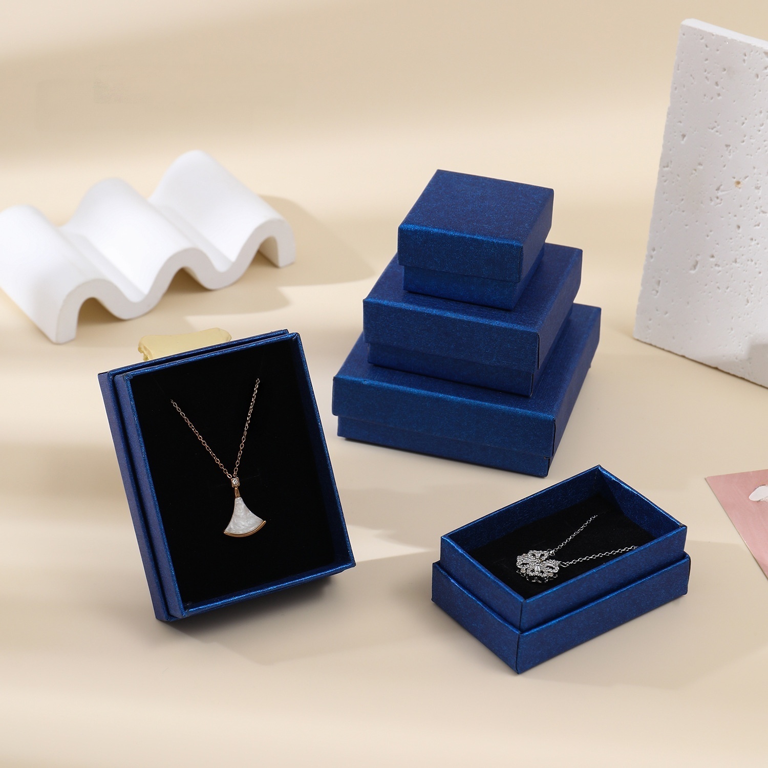 Multifunctional Portable Jewelry Box: PU Leather Oxidation-Resistant Jewelry Storage Box—Custom Logo Available