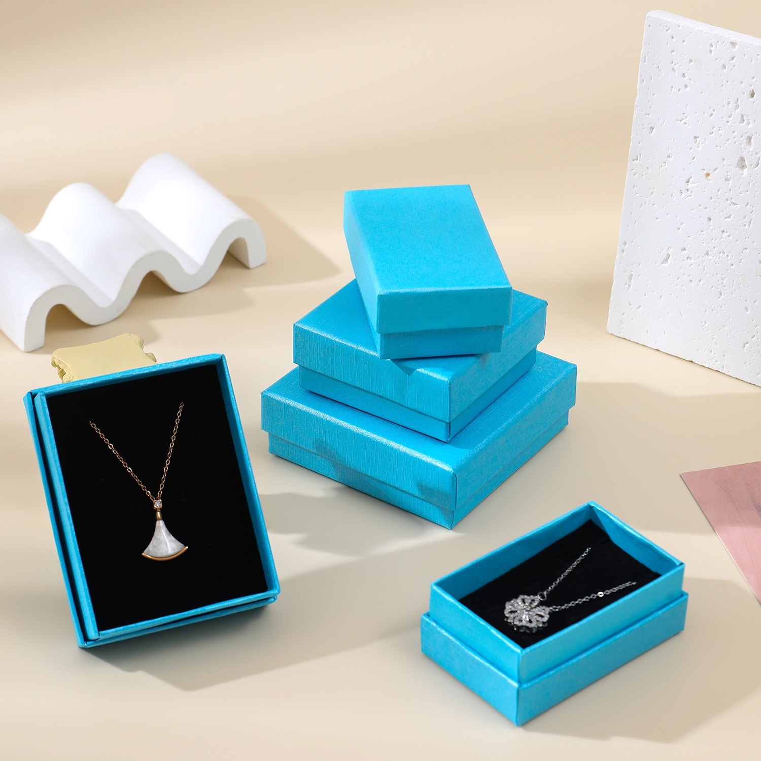 Multifunctional Portable Jewelry Box: PU Leather Oxidation-Resistant Jewelry Storage Box—Custom Logo Available