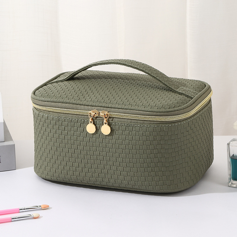 Large-Capacity Women's Cosmetics Organizer Bag