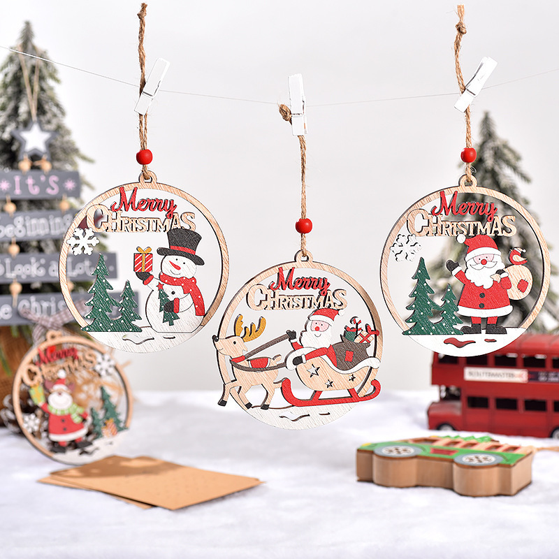 Christmas Openwork Wooden Tag Ornament, 4.7 x 4.3 x 0.4 inches