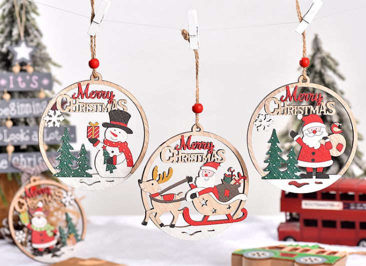 Christmas Openwork Wooden Tag Ornament, 4.7 x 4.3 x 0.4 inches