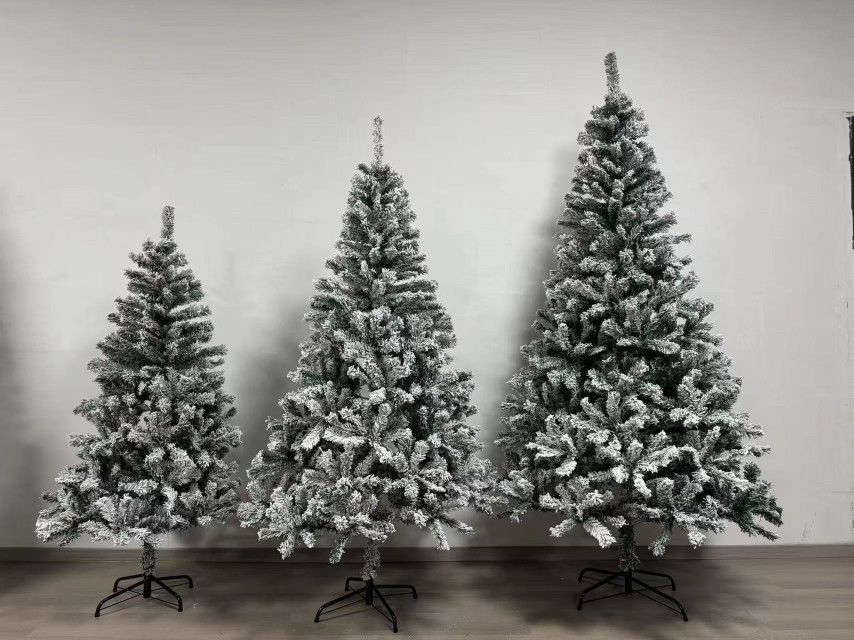 4-foot velvety pre-lit artificial Christmas tree, Arbol de Navidad Christmas Tree