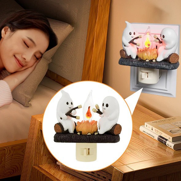 Halloween Ghost Campfire Night Light, Plug-in Wall-Mounted Flickering Flame Night Light, 3D Cute Ghost Marshmallow Ghost Decor for the Bedroom, Ghost-Themed Seasonal Home Decor for Halloween—For Kids and Adults